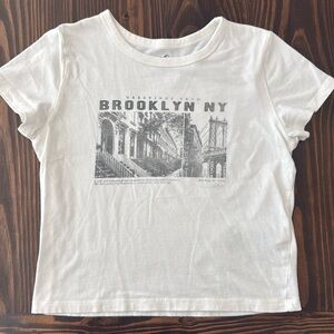 Hollister Graphic Tee Size S Cropped Women Brooklyn NY T-Shirt White